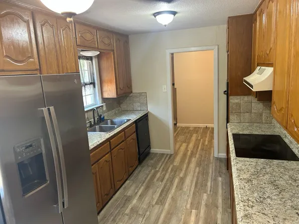 1205 N Howeth St, Gainesville, TX 76240