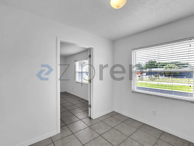 11706 Oban Ave — Photo 7