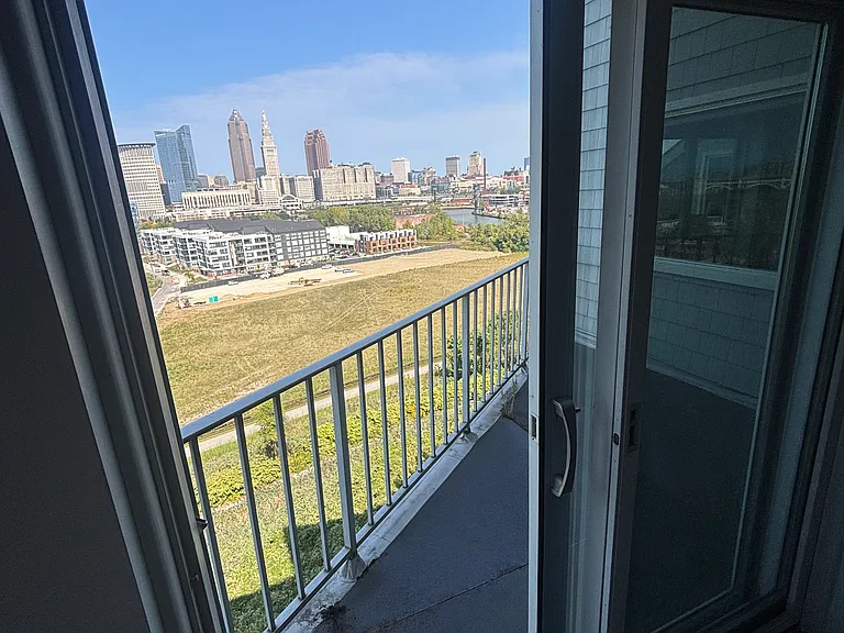 1900 Grove Ct #409 — Photo 8