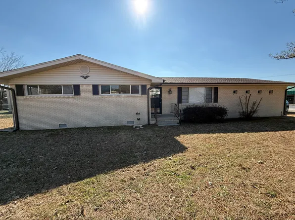 585 W 6th St, Newark, AR 72562