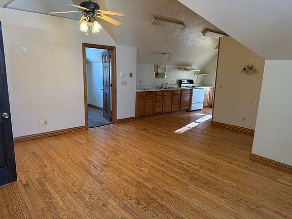 3rd image of 304 S Main St