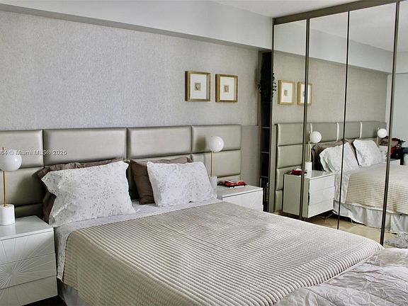 5th image of 325 S Biscayne Blvd #T39