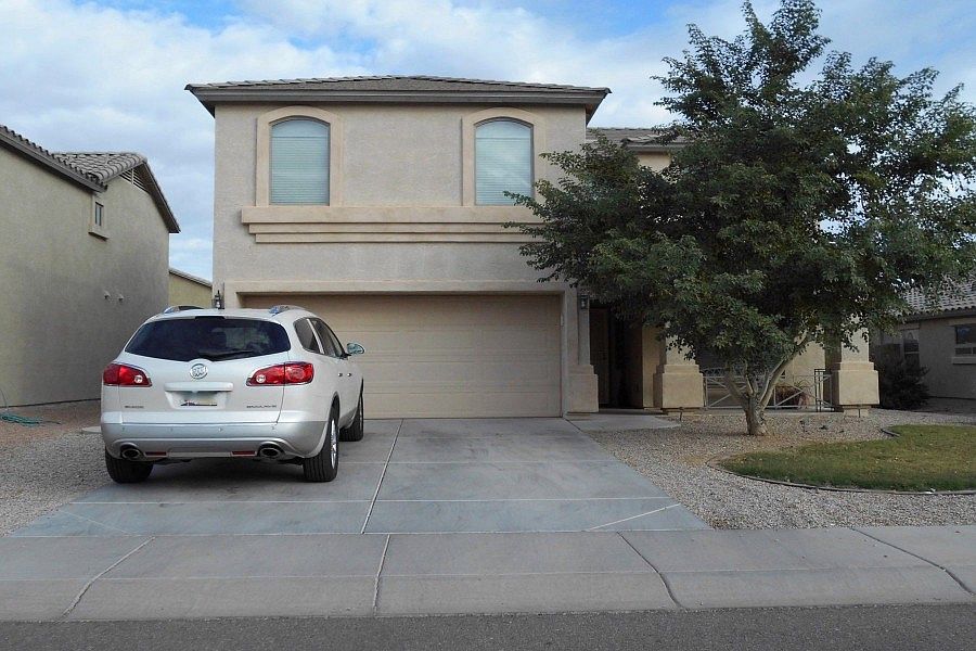 1st image of 858 W Cedar Tree Dr
