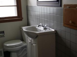 2207 J St SW, Cedar Rapids, IA 52404