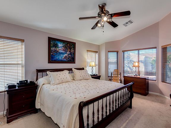 4th image of 442 E Dartmouth Dr