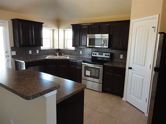 5th image of 405 Willow Creek Dr