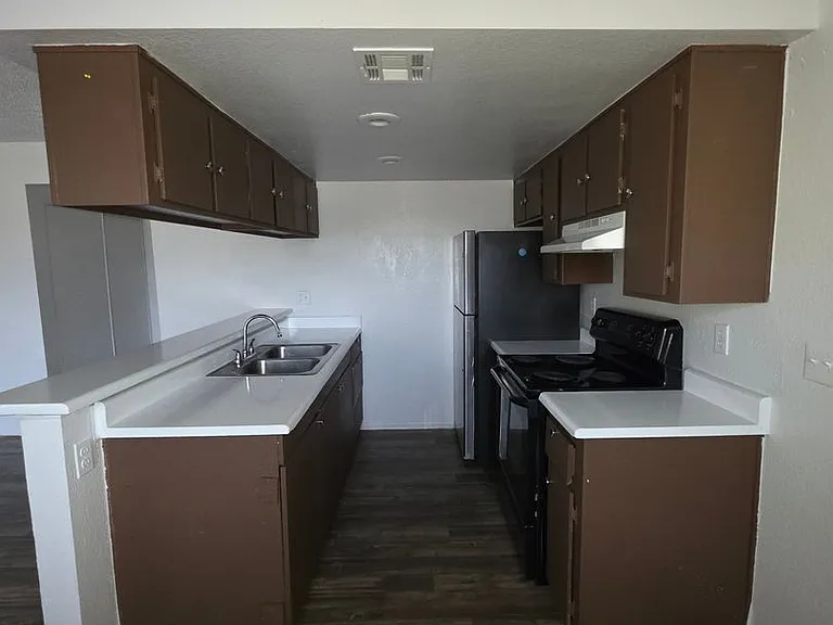 Canyon 35 Apartments — Photo 25