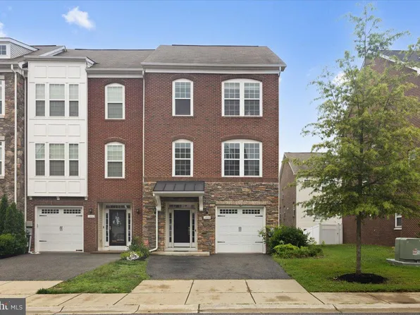 3448 Flagstone St, Waldorf, MD 20601