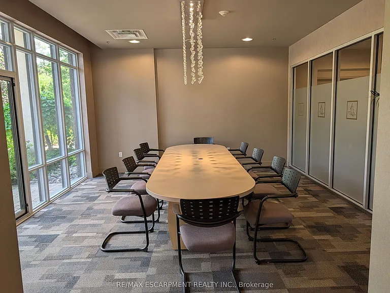 90 Charlton Ave W #702 — Photo 23