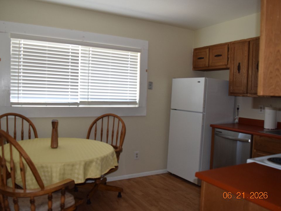 eat-in kitchen with all dishes and cookware