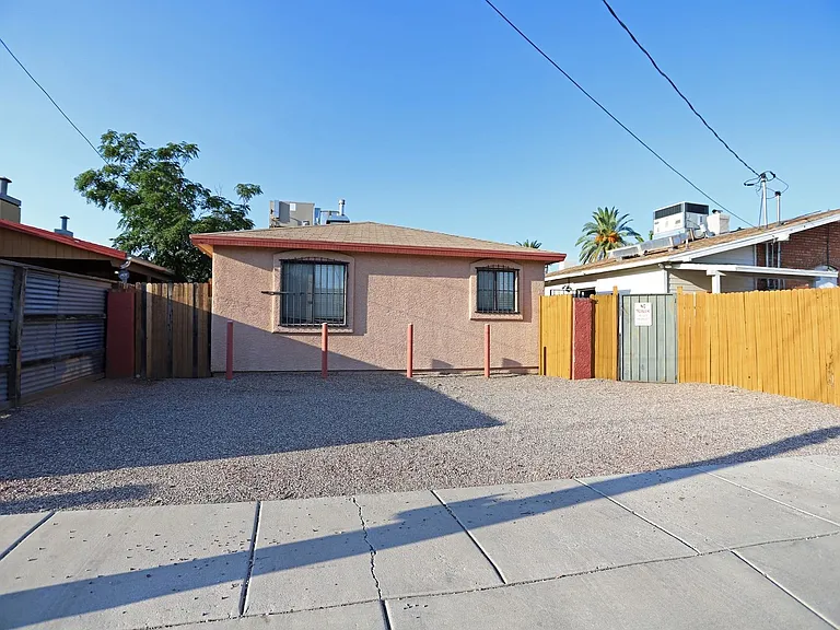 1348 N. Euclid Ave. — Photo 13