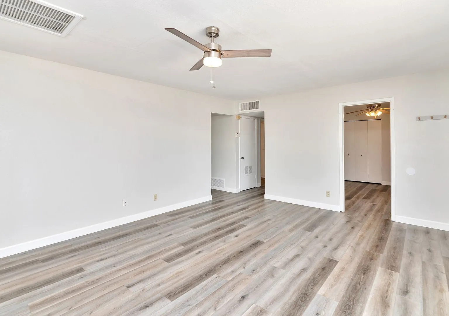 8444 E Plaza Ave, Scottsdale, AZ 85250 — Photo 4