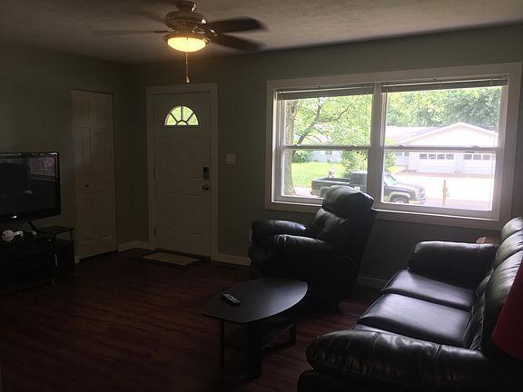 4th image of 510 S Cedar Dr
