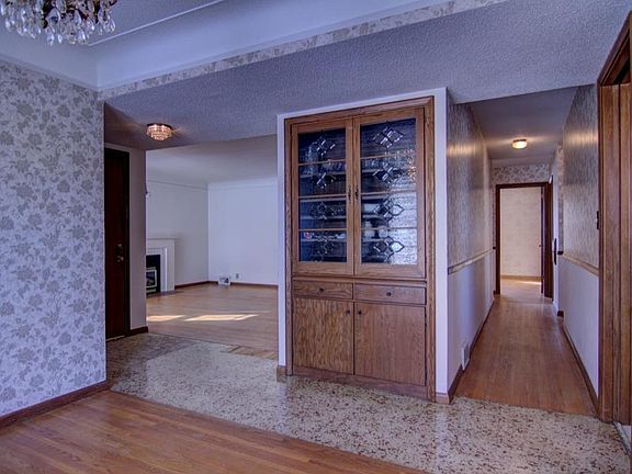 4th image of 6008 Chowen Ave S