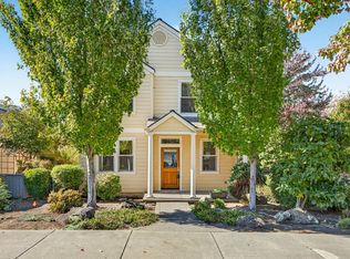 557 N Mountain Ave, Ashland, OR 97520