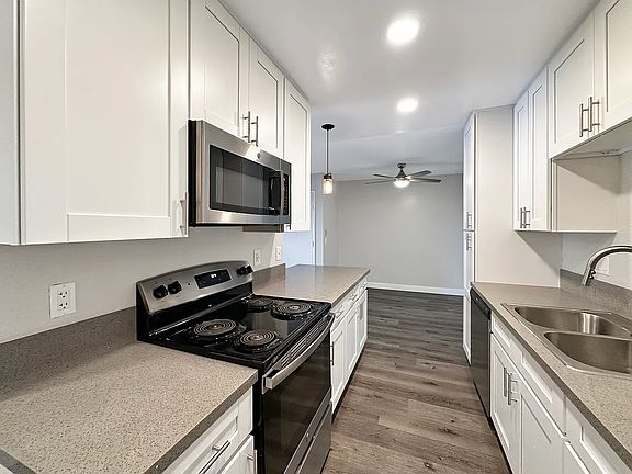 Contemporary Floorplan with White Finish