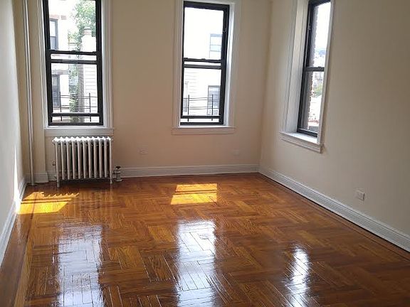 2nd image of 417 40th St #2