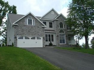 116 Hickory Ct, Troy, NY 12180