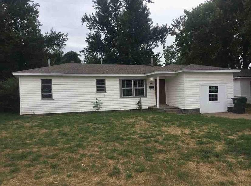 1st image of 1020 Holly Dr