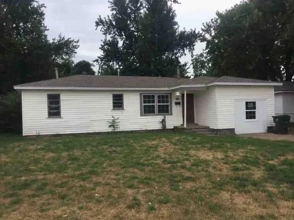 1020 Holly Dr, Midwest City, OK 73110