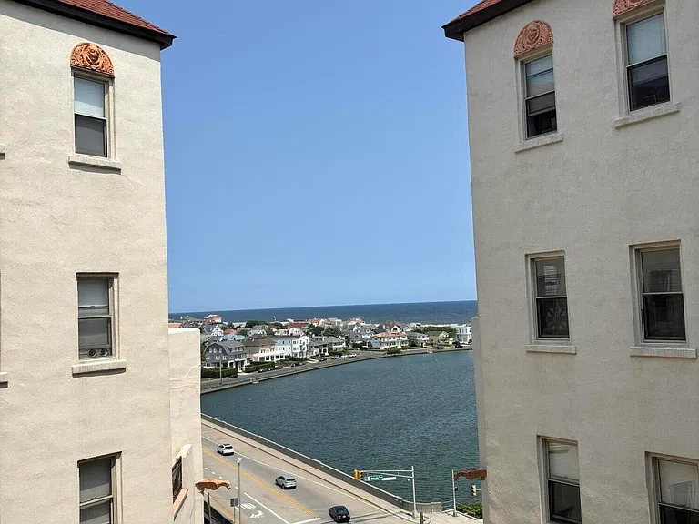400 Deal Lake Dr #8F — Photo 1
