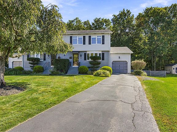 3rd image of 62 Longo Dr #62