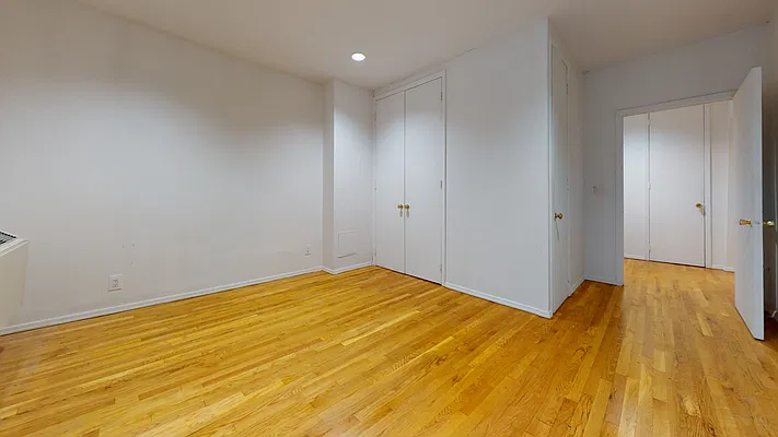 Rented by Bond New York | media 5