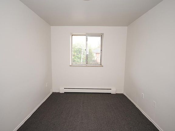 5th image of 55 Victoria Ave S #1509789