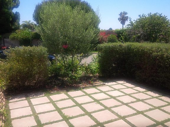 Front yard patio
