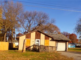 1068 S Ellsworth Ave, Marshall, MO 65340