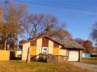 1068 S Ellsworth Ave, Marshall, MO, 65340