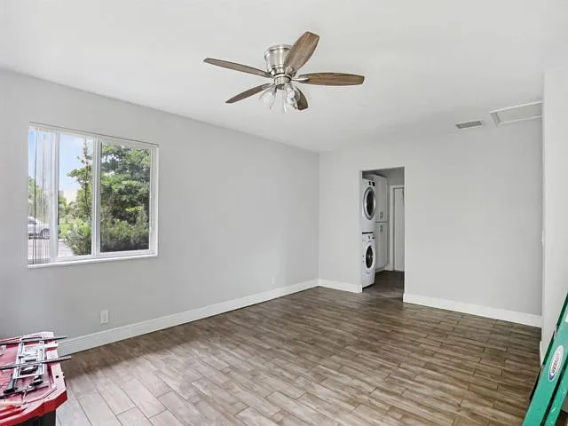 2227 NE 3rd Ave #1 — Photo 5