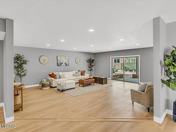 5th image of 4252 E Poe St