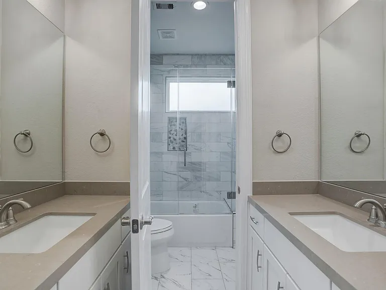 502 Amalfi Dr — Photo 22