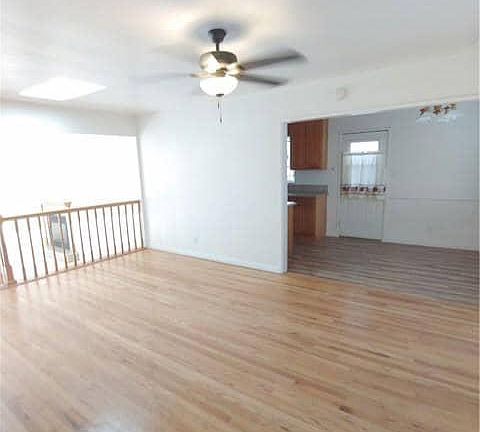 4th image of 714 E Yale Pl
