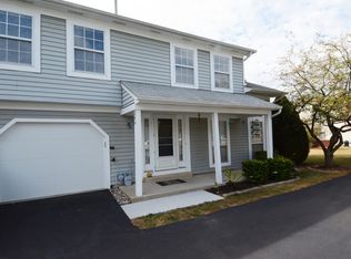 264 Acorn Dr, Streamwood, IL 60107