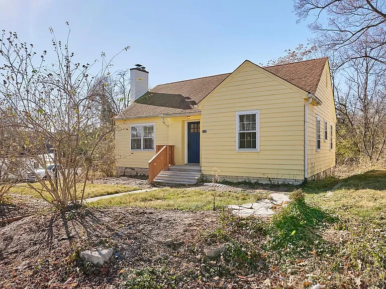 208 S Clark St — Photo 19