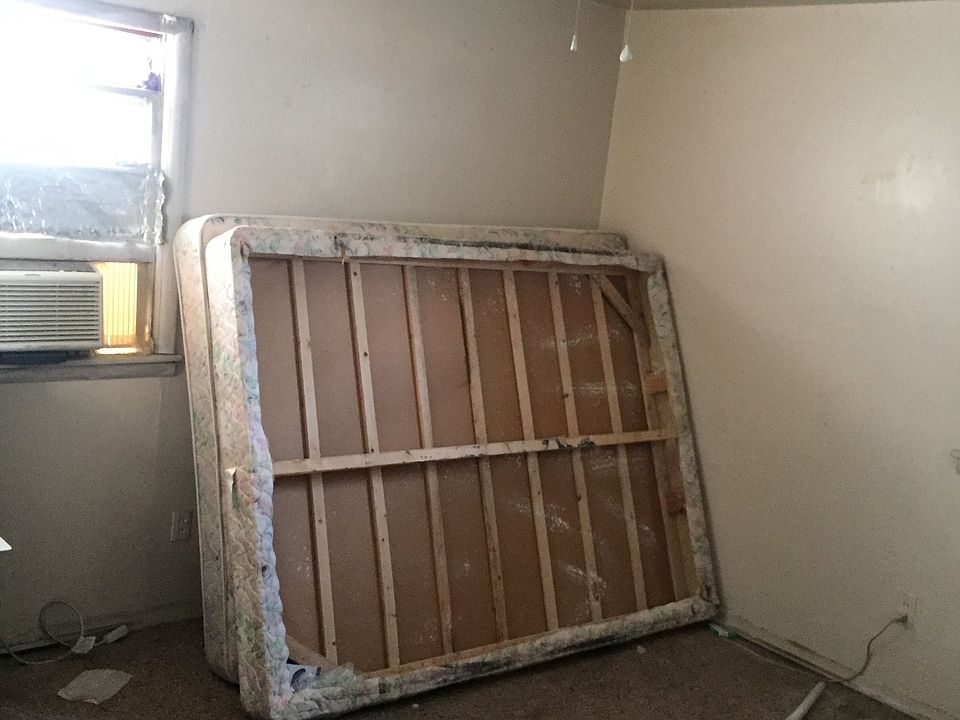 2nd image of 1005 N Cedar St