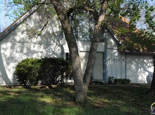 3849 SW Atwood Ave, Topeka, KS 66610