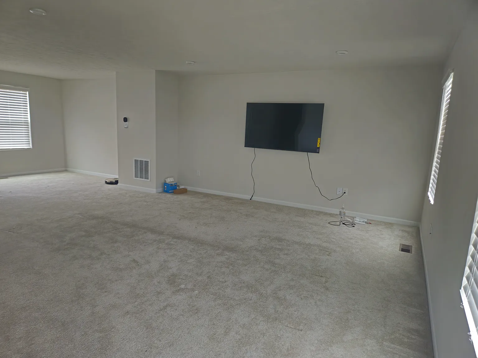 5 bed, 2.5 bath, 2203 sqft, $2,700 — Photo 4