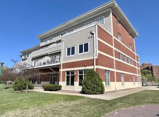 604 Pleasant St APT 370, Beloit, WI 53511