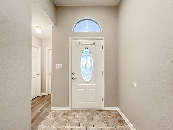 2nd image of 6407 Castle View Dr