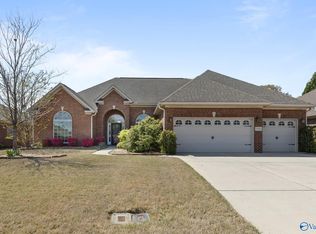 8510 Rolling Oaks Dr SE, Owens Cross Roads, AL 35763