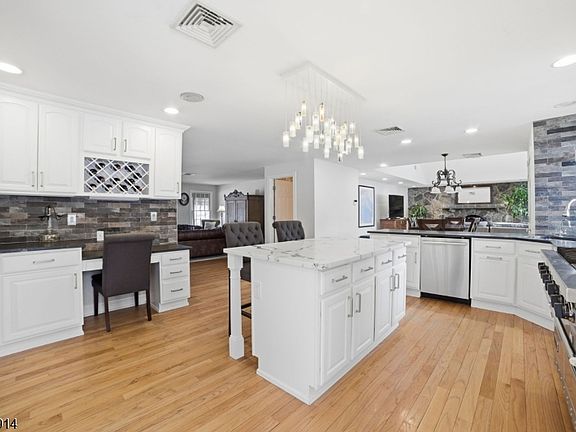 2nd image of 21 Spring St