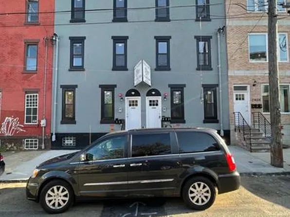 2404 W Thompson St, Philadelphia, PA 19121