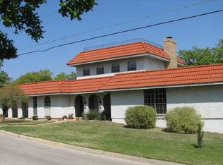 2424 Lakeshore Dr, Grapevine, TX 76051