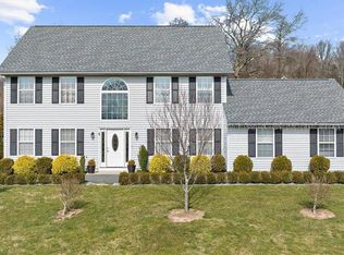 204 Orchard View Dr, Effort, PA 18330
