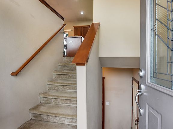 3rd image of 1012 Kendall Ct