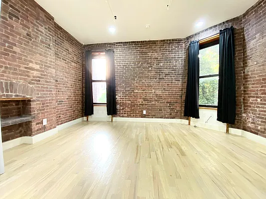 Rented by Bruma Realty LLC | media 3