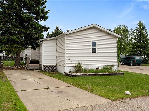 2nd image of 1063 Lakeland Cres
